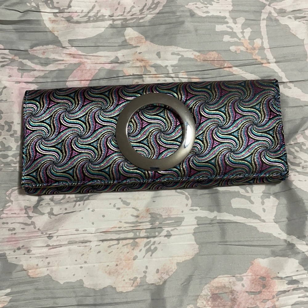 Spiral design clutch